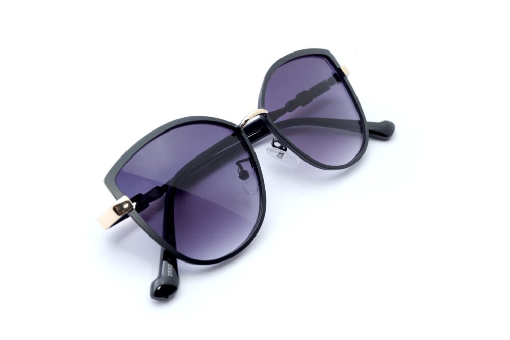 Black Cat-Eye Pitruoptical